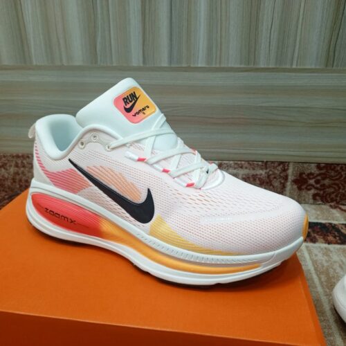 Nike Vomero 18 (Red)