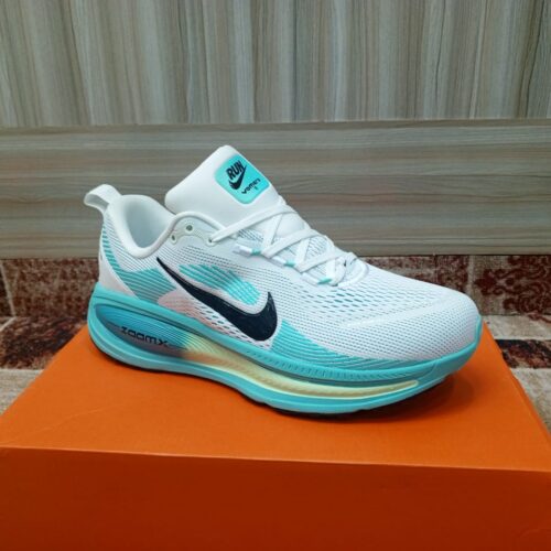 Nike Vomero 18 (Aqua Blue)